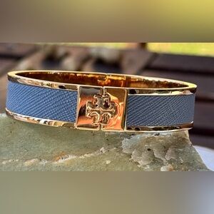 💙✨ Tory Burch Kira Enamel Hinged Bracelet – Blue ✨💙